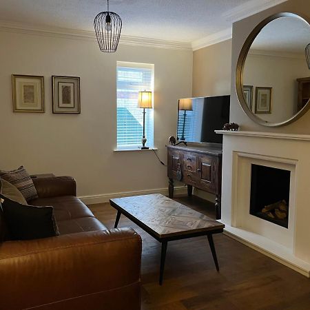 Stunning Beverley Bungalow W Fireplace, Private Parking, And Garden מראה חיצוני תמונה