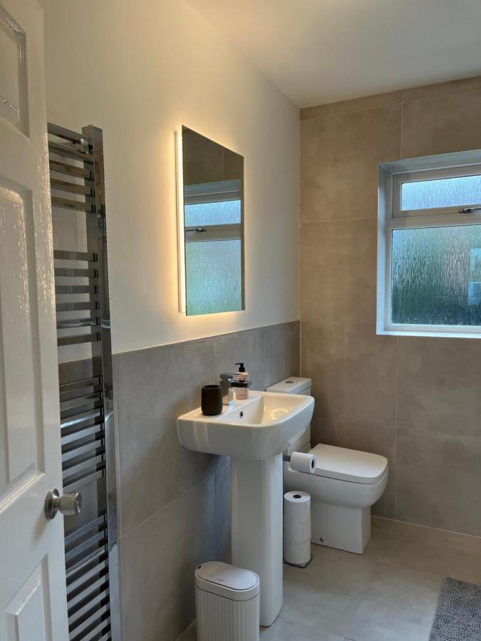 Stunning Beverley Bungalow W Fireplace, Private Parking, And Garden מראה חיצוני תמונה