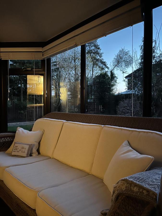 Stunning Beverley Bungalow W Fireplace, Private Parking, And Garden מראה חיצוני תמונה
